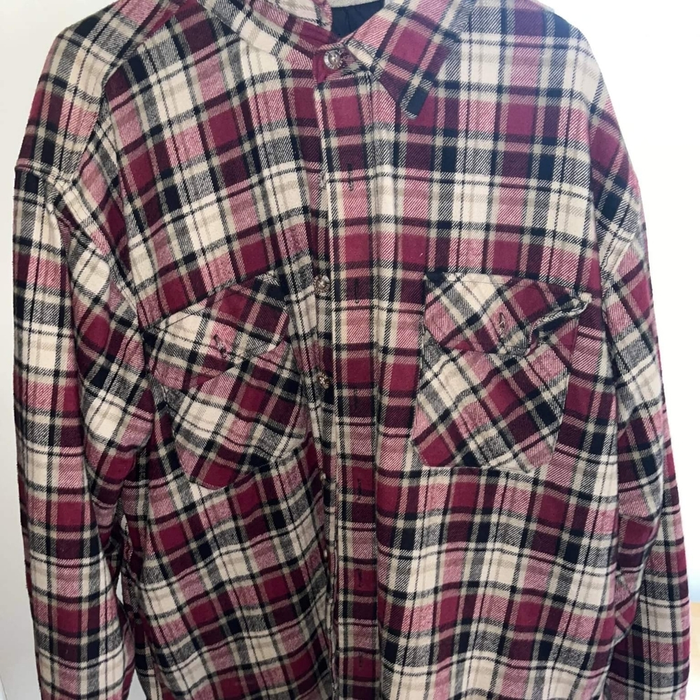Size large field and stream brand